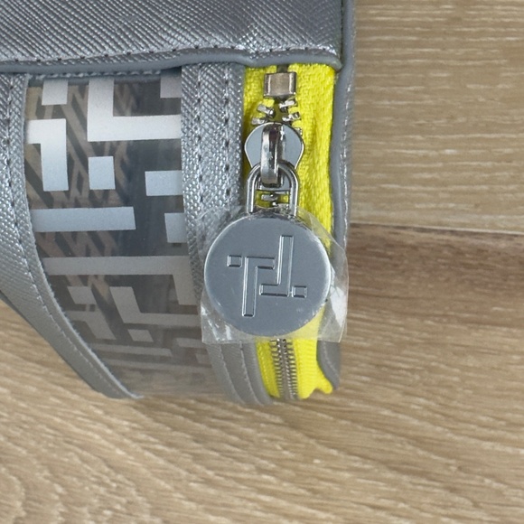 Trinny London Jubilee Small Travel Makeup Bag NWOT - Picture 5 of 9